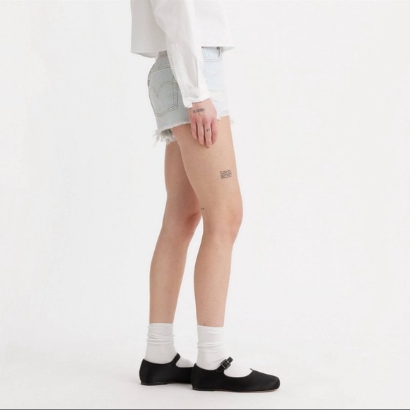 Levi's• Women's 501° Original Shorts - Find Time 27: High Rise Denim, Fly Button - Picture 2 of 10